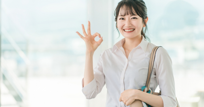 staffing agency owner three fingers up